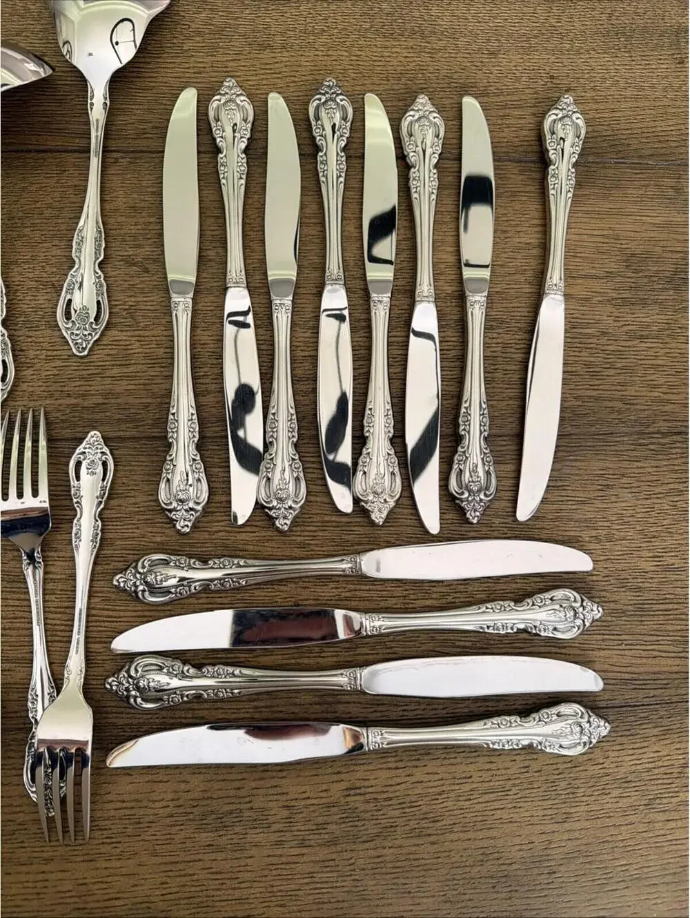 Oneida Community Brahms 65 Pc Stainless Flatware Set - Service for 12
